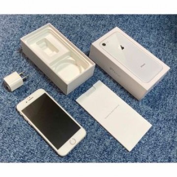 iPhone 8 Silver 64 GB SIMフリー