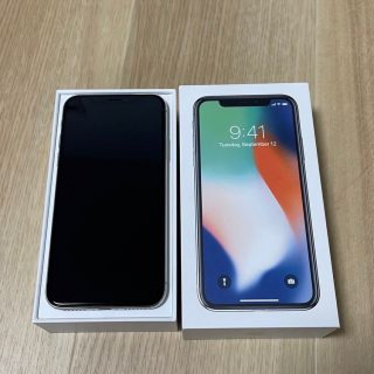 中古スマホ　iPhone X 64GB シルバー