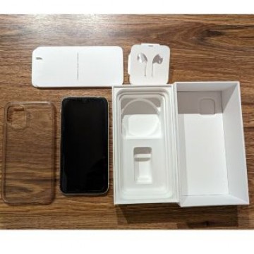 iPhone 11 ホワイト 64 GB SIMフリー