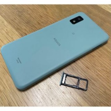 美品　★ SHARP AQUOS wish SHG06 シャープ　携帯