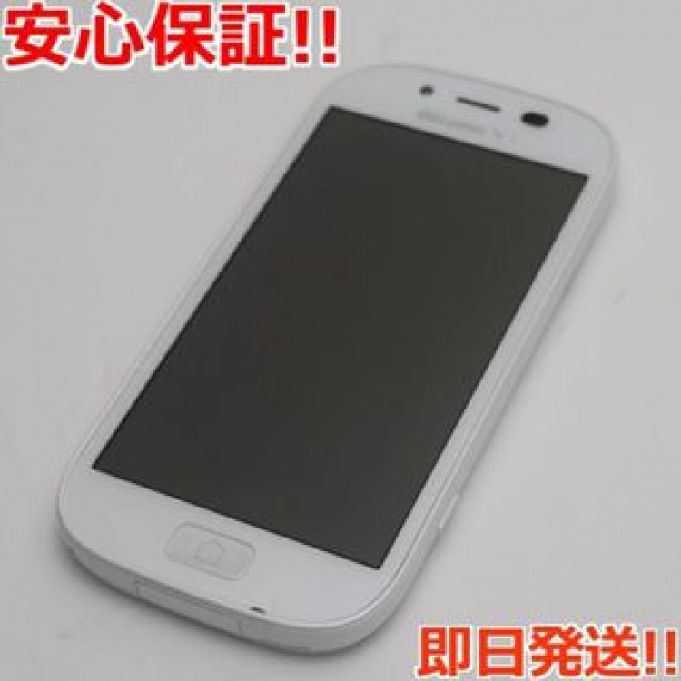 新品同様 F-06F らくらくスマートフォン3 ホワイト