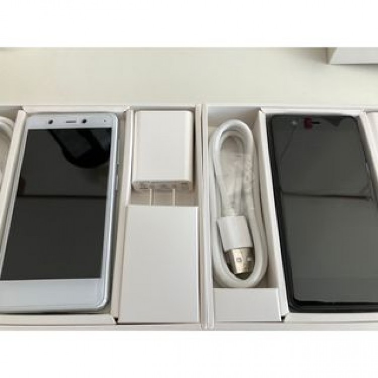 Rakuten mini 白 x 1、黒 x 1（合計２台）