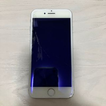 iPhone 7 Silver 32 GB SIMフリー