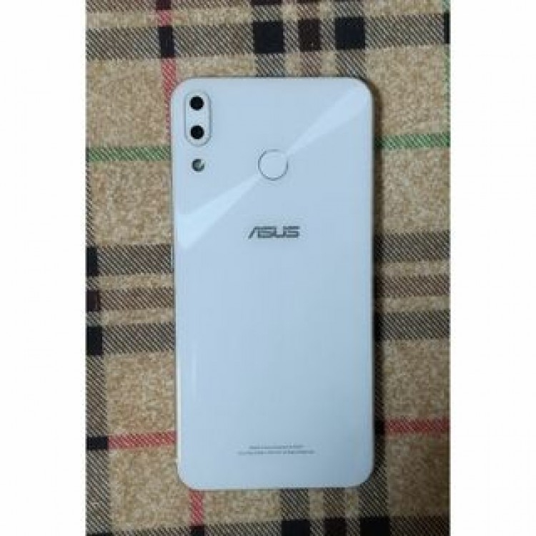 ASUS ZenFone5(ZE620KL)　ホワイト　64GB/SIMフリー