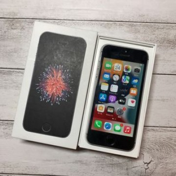 美品 iPhoneSE 第1世代 バッテリー内蔵ケース バッテリー新品