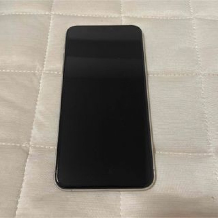 iPhone11 Pro Max 256GB シルバー　96%