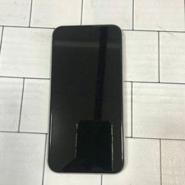 iPhone11　64GB ホワイト 中古美品 アイフォン シムフリー S51