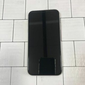 iPhone11　64GB ホワイト 中古美品 アイフォン シムフリー S52