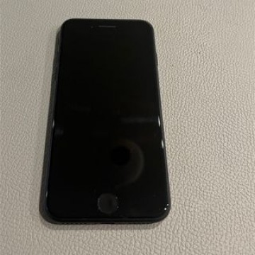 iPhone SE 第3世代　64 スターライト