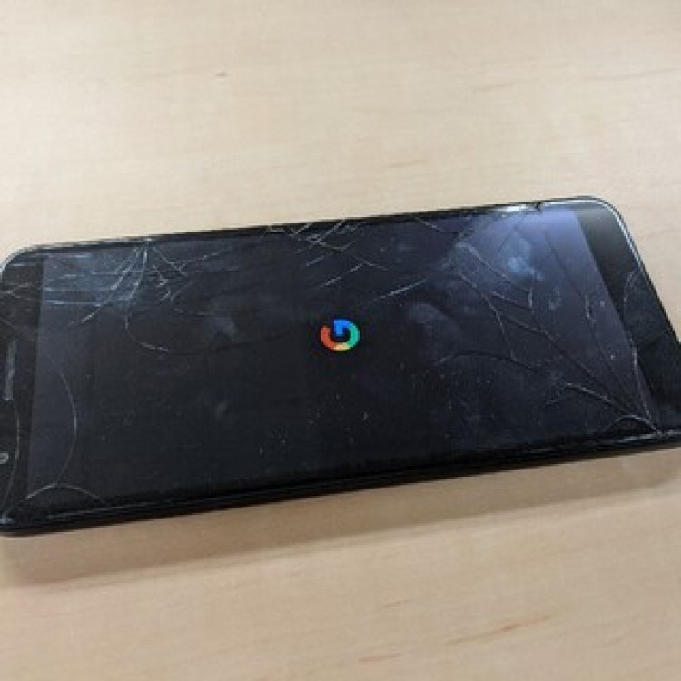 Google Pixel 3a 64GB ブラック 画面キズ
