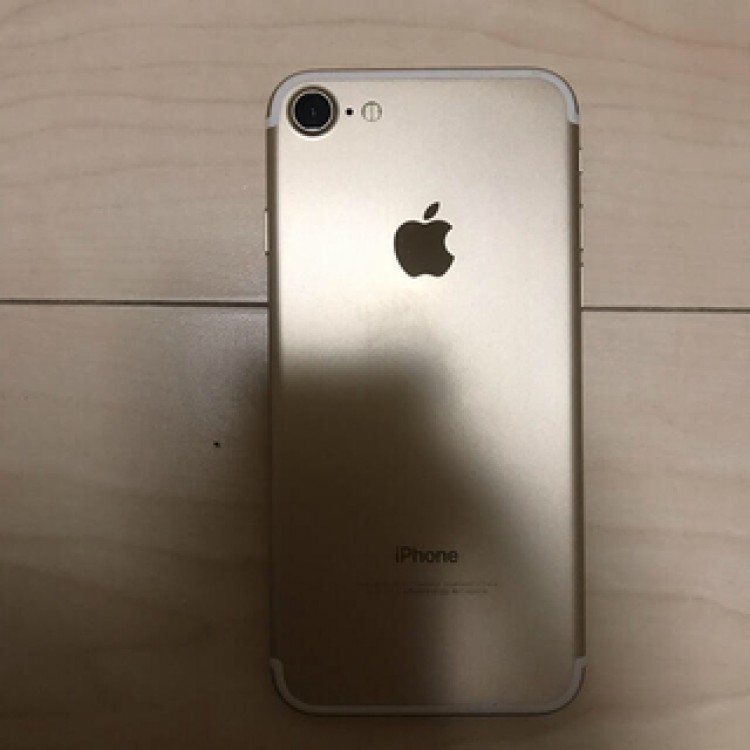 iPhone 7 Gold 128 GB SIMフリー