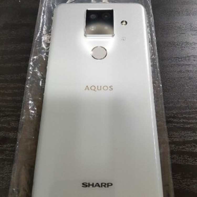 SHARP　AQUOS　sense4　plus　ホワイト　楽天モデル
