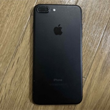 iPhone 7 Plus Black 32 GB au