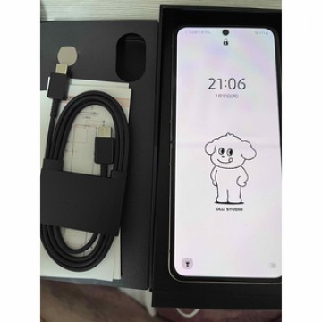 極美品Galaxy Z Flip4 SIM freeピンクゴール