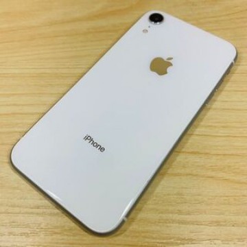 超美品 iPhoneXR 64GB ホワイト P108
