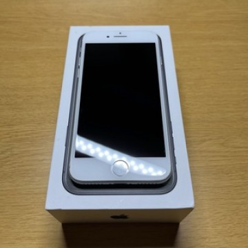 【美品】iPhone8 64gb ホワイト AppleCare付き